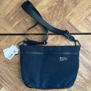Lululemon Clean Lines Crossbody Bag Black